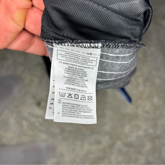 Men’s adidas Essentials 3 Stripe lounging shorts Large 7” inseam Drawstring - Picture 7 of 7